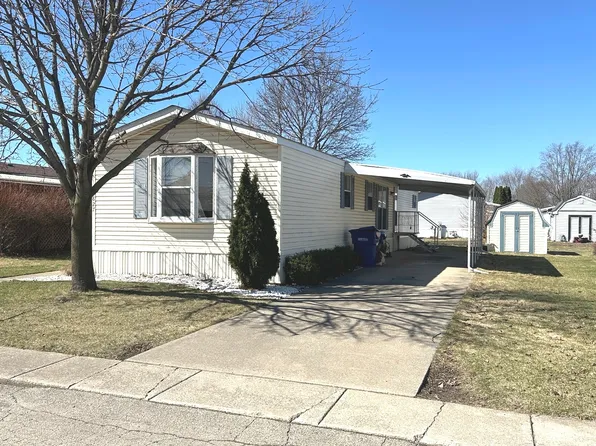 827 Pembrooke Ln, Dekalb, IL 60115