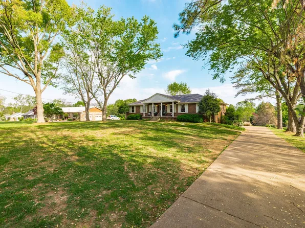 321 Shute Ln, Old Hickory, TN 37138