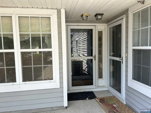 1475 Cornwall Rd, Mahwah, NJ 07430
