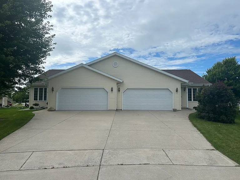 Crowfoot Ct — Photo 1