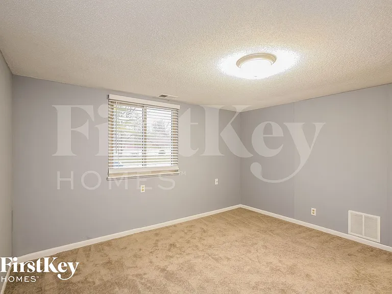 7843 Stafford Ln — Photo 11