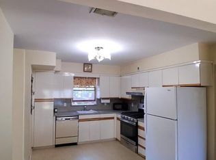 37 Acorn Pl, Lynbrook, NY 11563