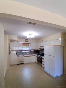 37 Acorn Place, Lynbrook, NY, 11563
