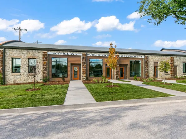 206 N Adams St, Papillion, NE 68046
