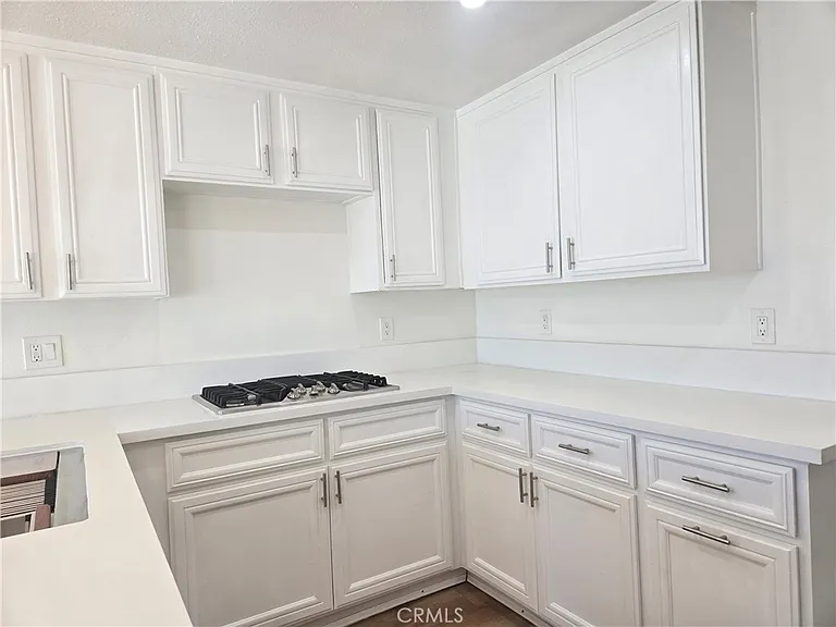 25 15th Pl — Photo 8