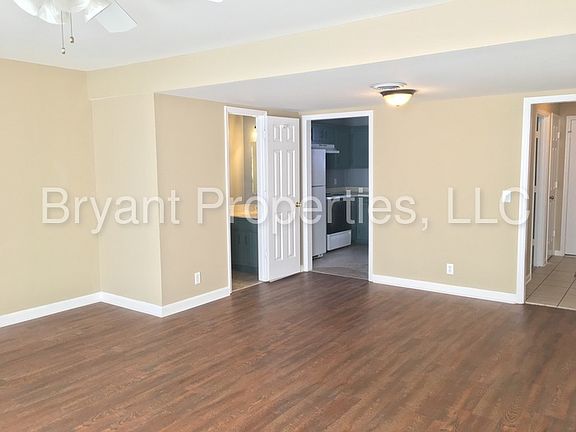 4th image of 701 Clearwater Ct