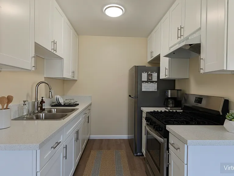10223 Darby Ave #4 — Photo 2