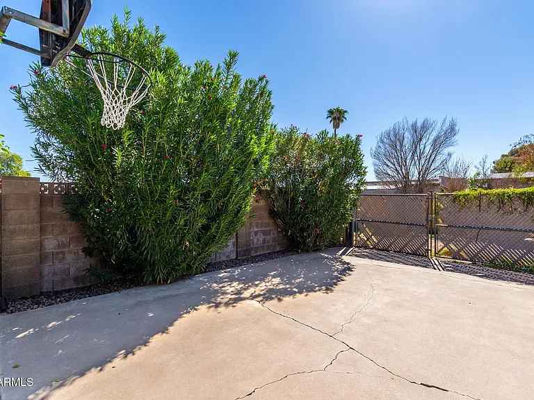 2311 W Del Oro Cir — Photo 33