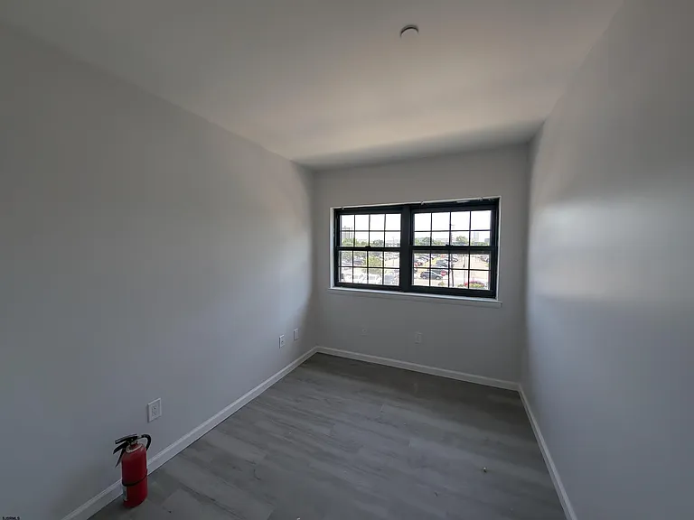 1413 Arctic Ave — Photo 5