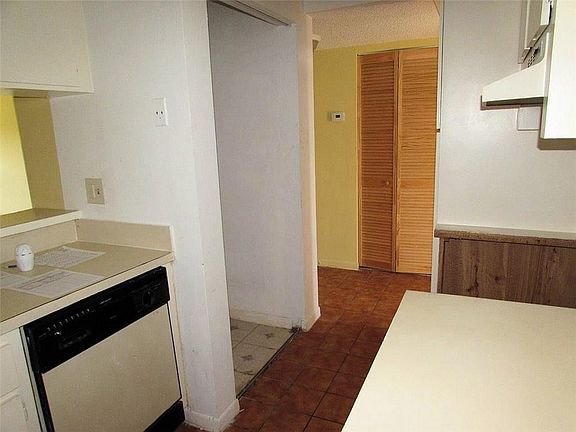 4th image of 10175 Twin Lakes Drive #L-23