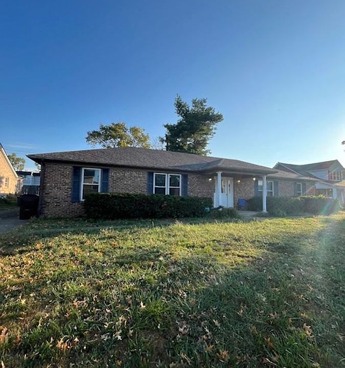 1st image of 106 E Edgewood Dr