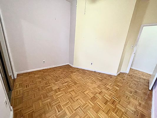 5th image of 14-01 26th Ave #2R
