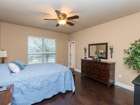 5th image of 42614 Wynstone Dr