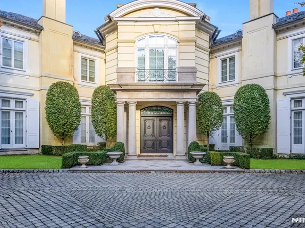 38 Rio Vista Dr, Alpine, NJ 07620