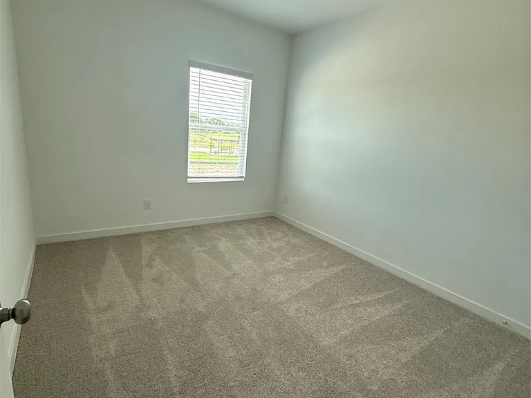 7621 Dakota Dr — Photo 8