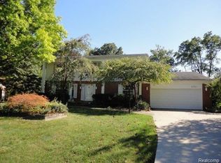 6781 Post Oak Dr, West Bloomfield, MI 48322