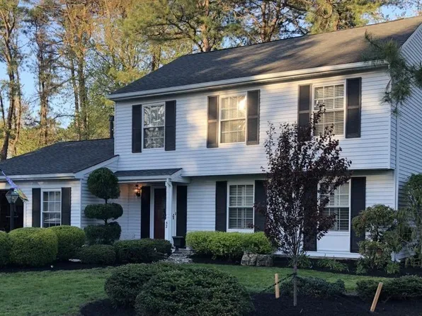 52 Masters Cir, Marlton, NJ 08053