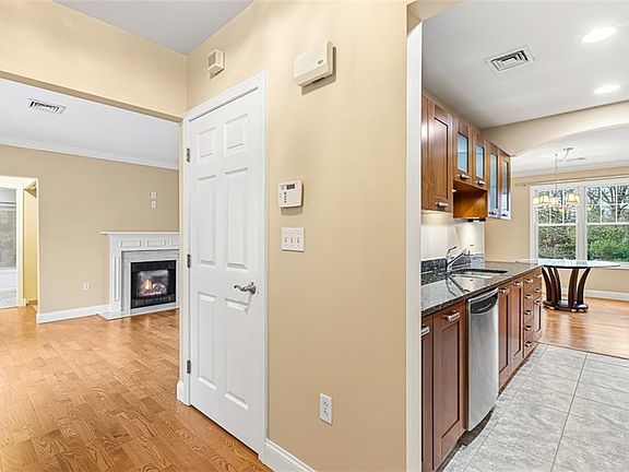 5th image of 70 Turner St #D2
