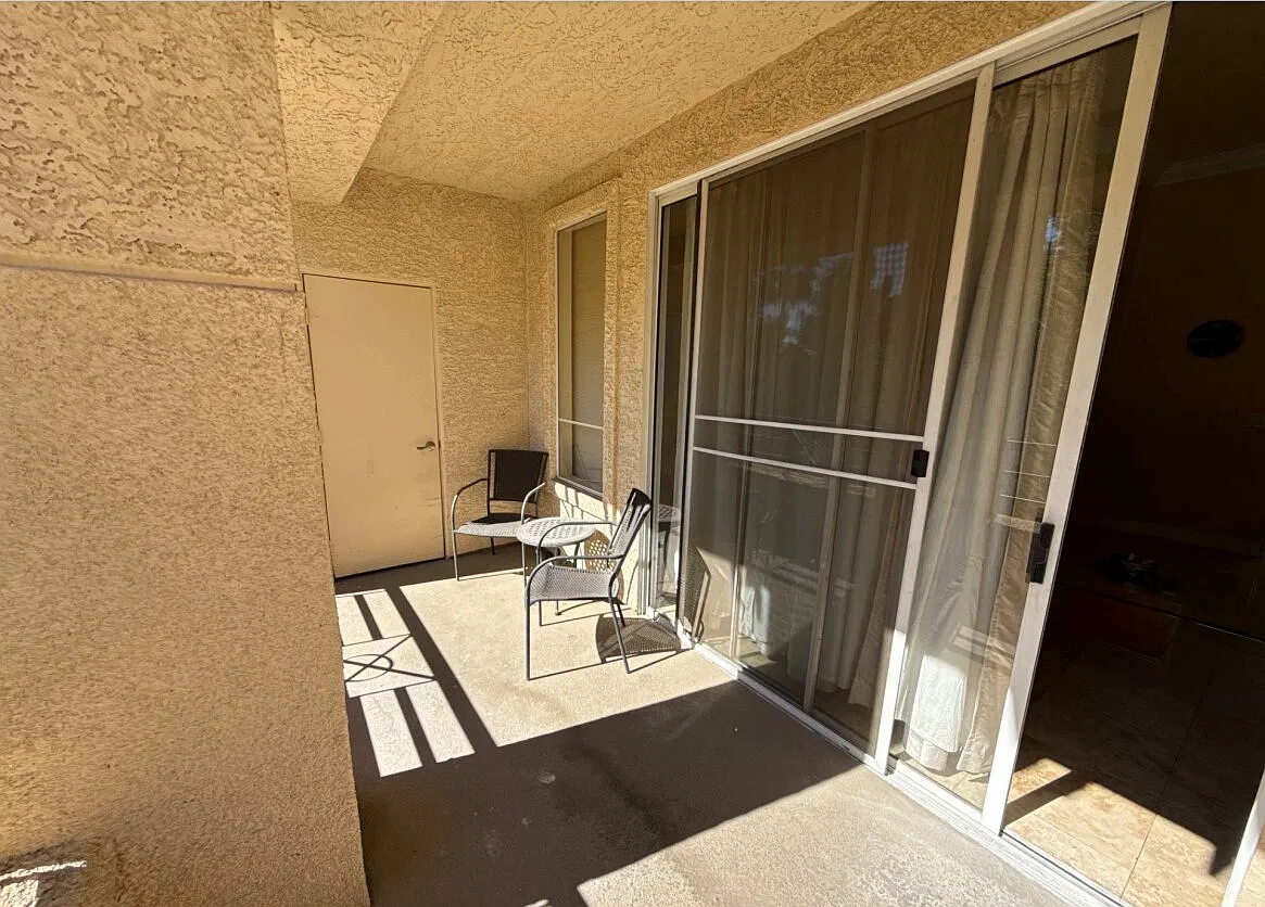 East Flamingo Rd #329 - 230 - Coco - 1 — Photo 4
