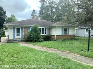 1122 Walker St, Janesville, WI 53545