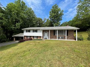 300 Thomas Ln, Central, SC 29630