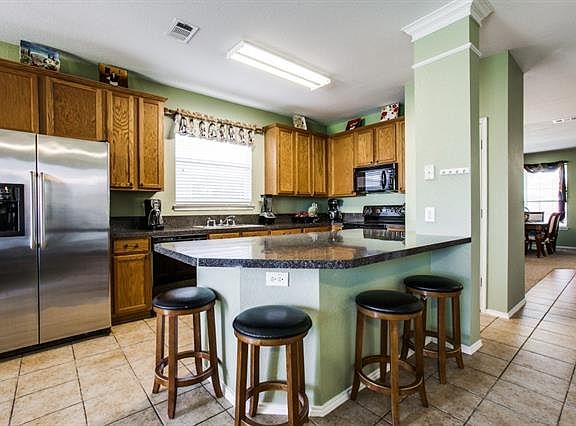 3rd image of 3404 Willow Springs Dr