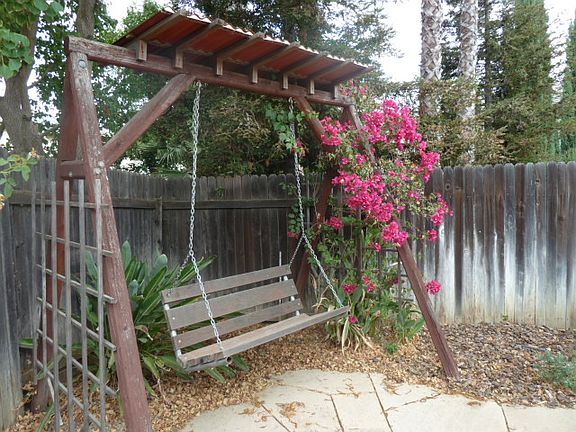 5th image of 747 Bourn Dr