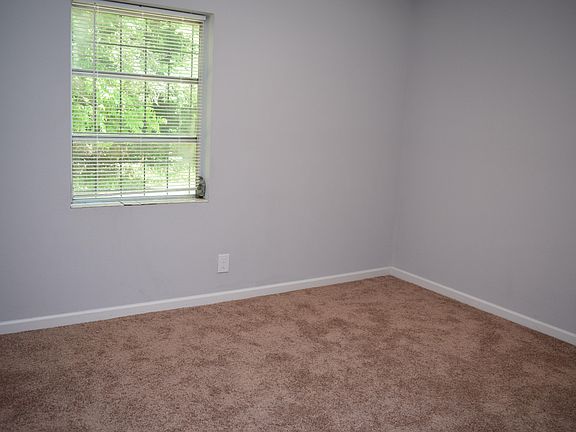 4th image of 4411 Pinedale Dr