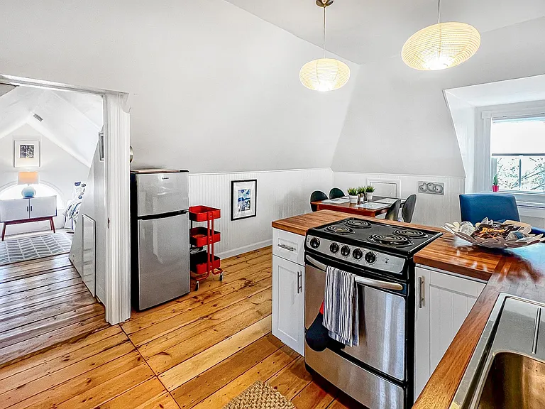 553 Shore Rd #3 — Photo 8
