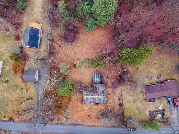 4th image of 106 Sheldon Hill Road