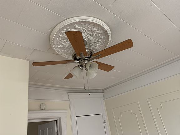 3rd image of 6 East St APT 3L
