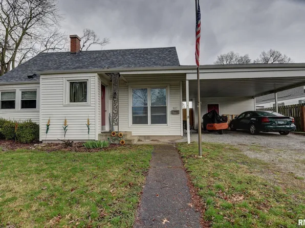 907 W Elm St, Taylorville, IL 62568