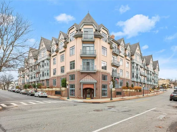 55 1st Street #109, Pelham, NY 10803