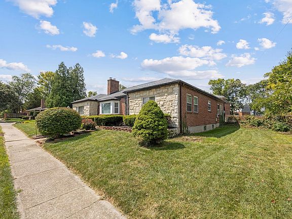 2nd image of 6325 Elm View Pl
