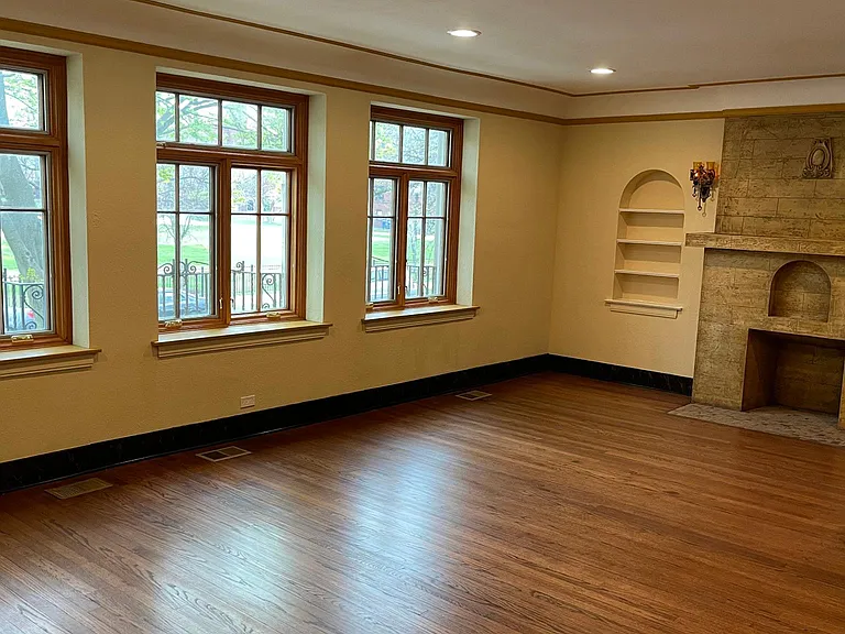 2151 W Granville Ave #1 — Photo 4