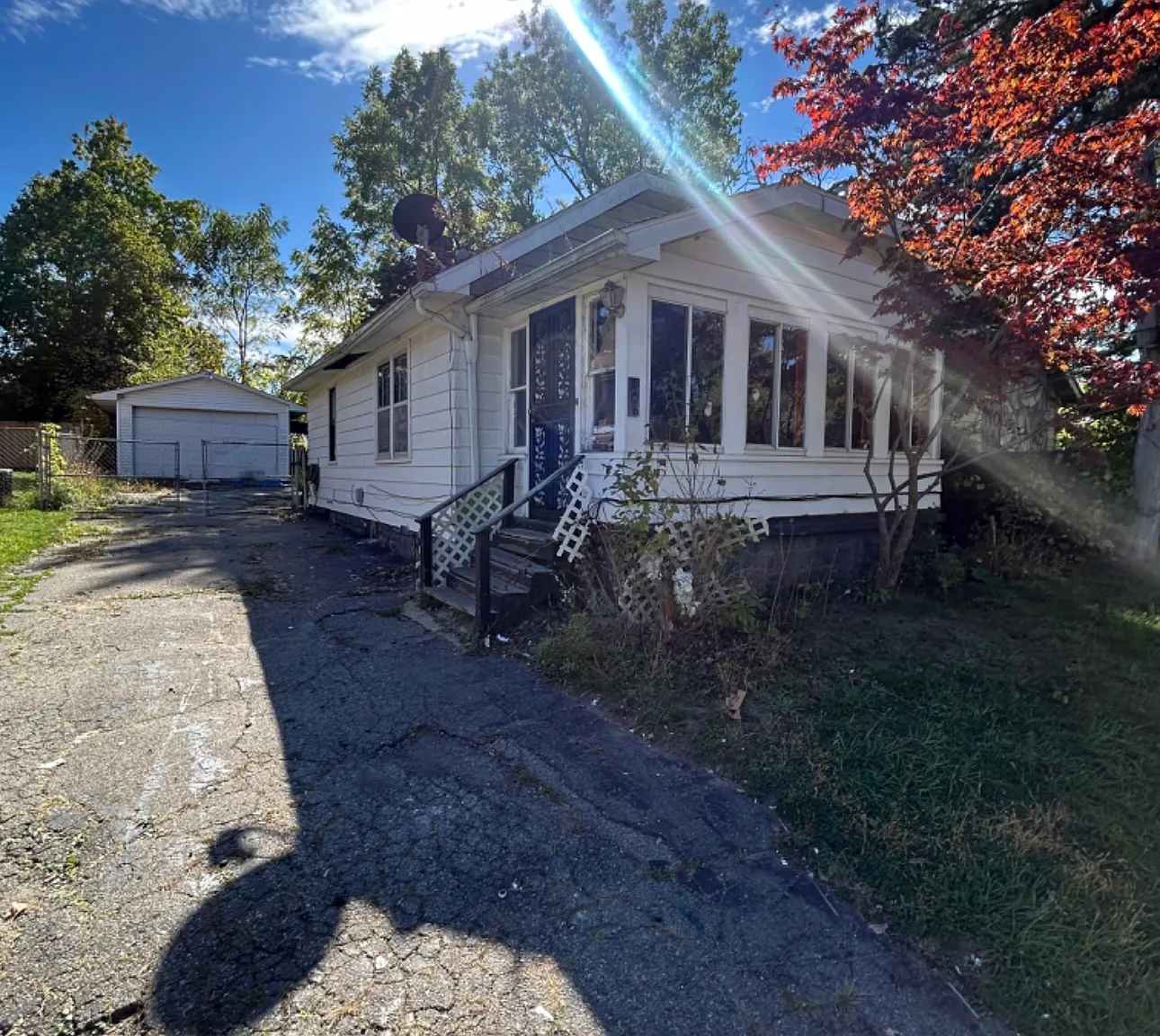 3 bed, 745 sqft, $950 — Photo 1