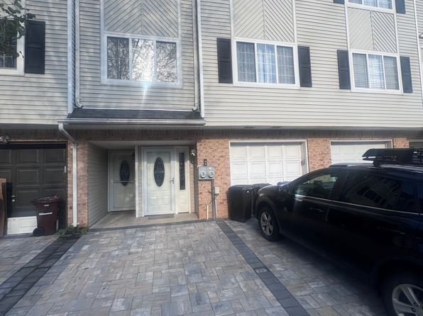 24 White Oak Ln
