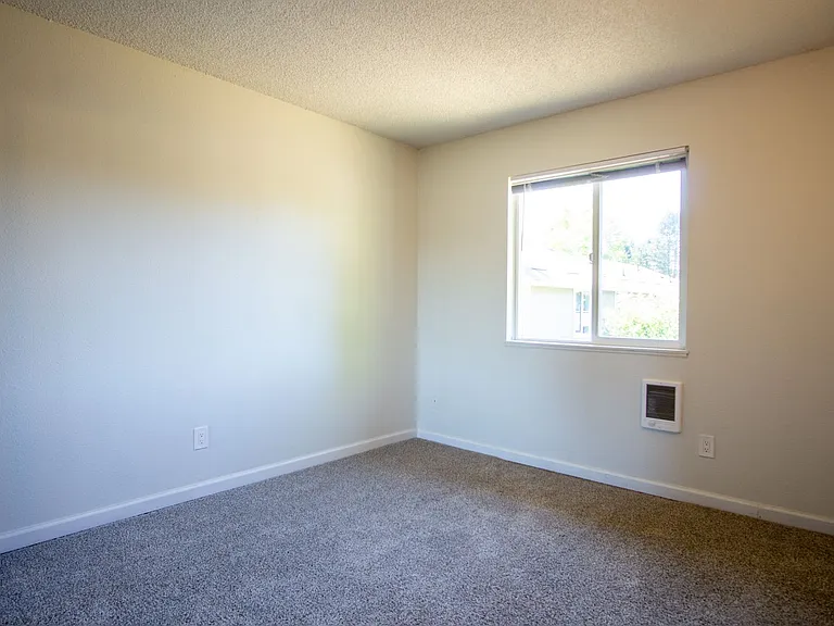 12155 SW Spur Ct #D — Photo 10