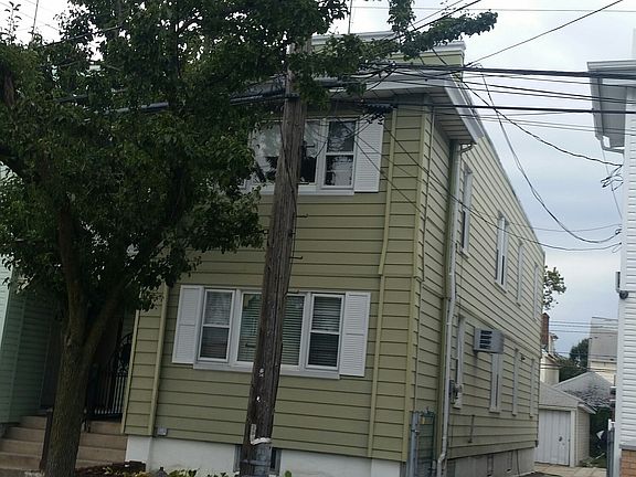 2nd image of 11108 112th St