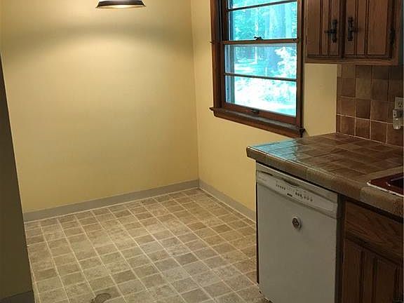 5th image of 3819 Bridgeview Dr