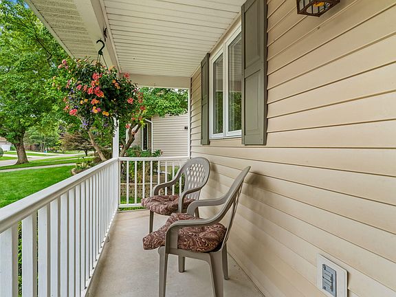 5th image of 458 Amity Ln #24