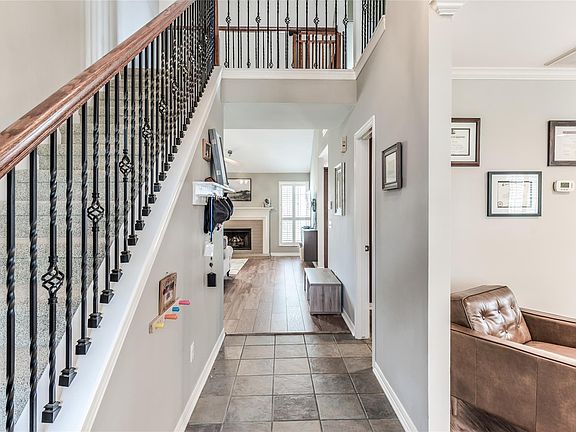 4th image of 3134 Amesbury Ct