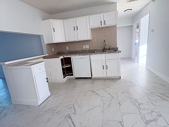 2nd image of 3010 McCrarey Dr
