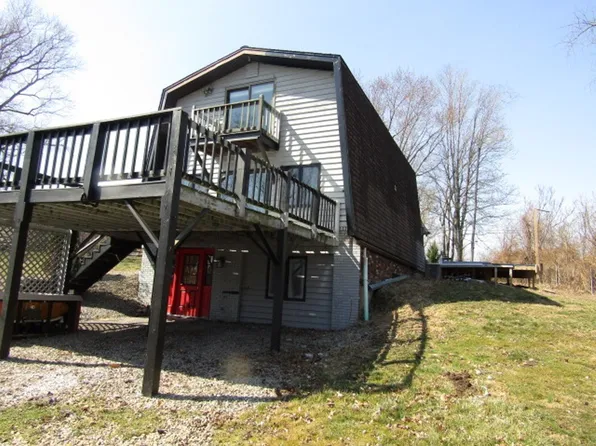 28 Oak Hill Dr N, Uniontown, PA 15401