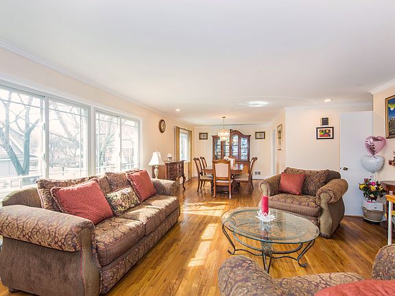 3rd image of 205 Montague Pl