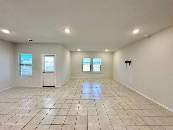 4th image of 9705 Murandy Dr