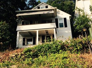 1194 Grant St, Vandergrift, PA 15690