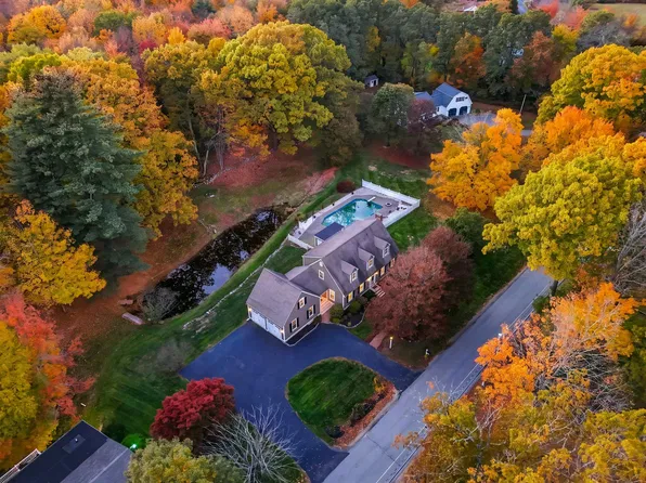 3 Muddy Pond Road, Kensington, NH 03833