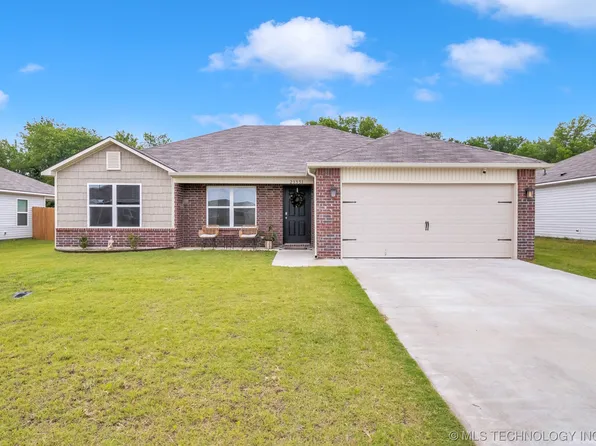 23551 S Donna Ln, Claremore, OK 74019