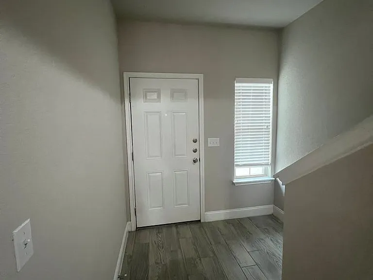 7417 Savannah Brks — Photo 3